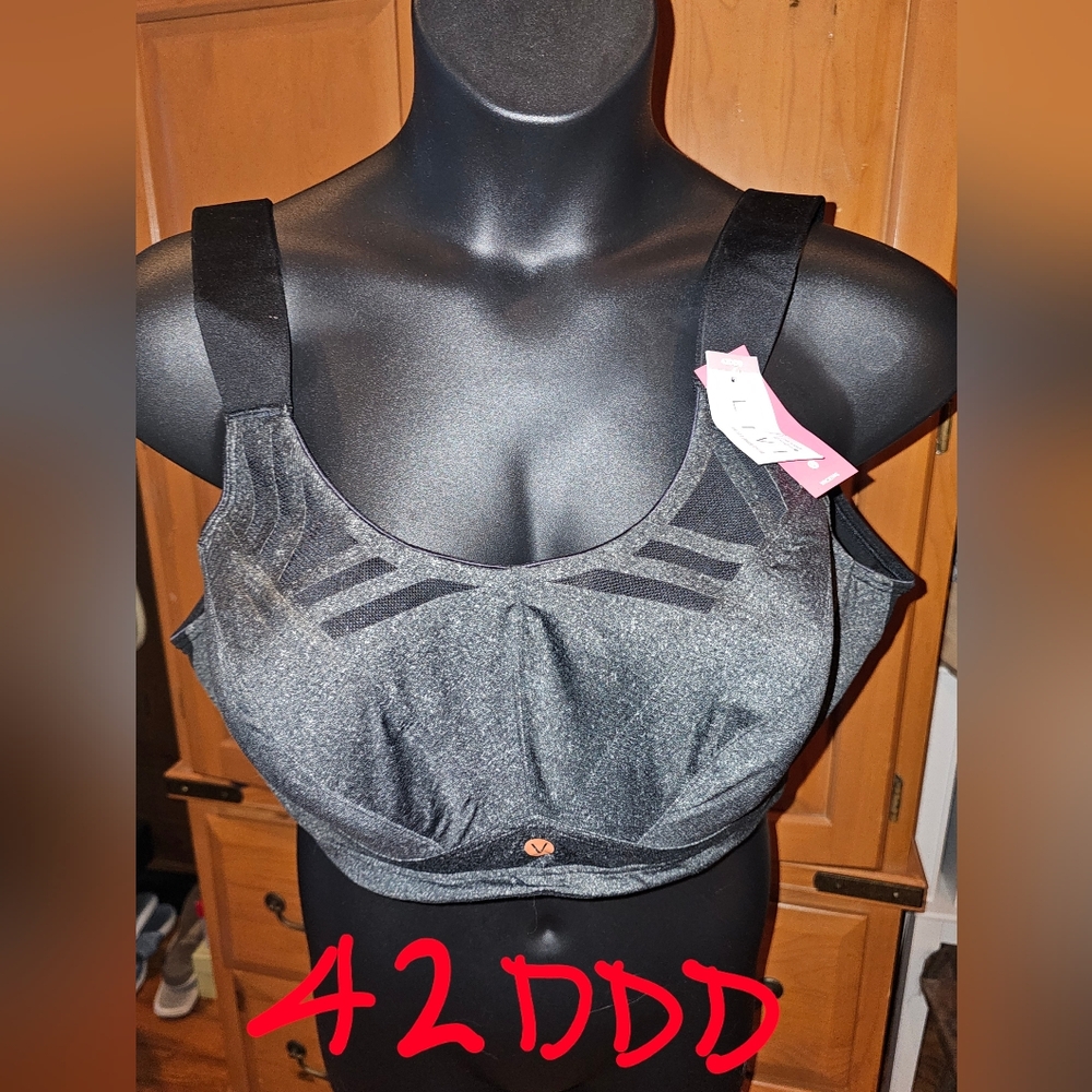 Women's Black Sports Bra 42DDD